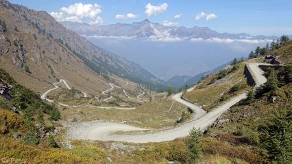 Colle delle Finestre, Blick vom Scheitel auf die Nord-Rampe