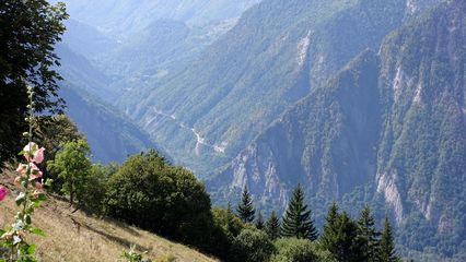 Blick von der Route d'Allemont auf den Beginn des Col d'Ornon
